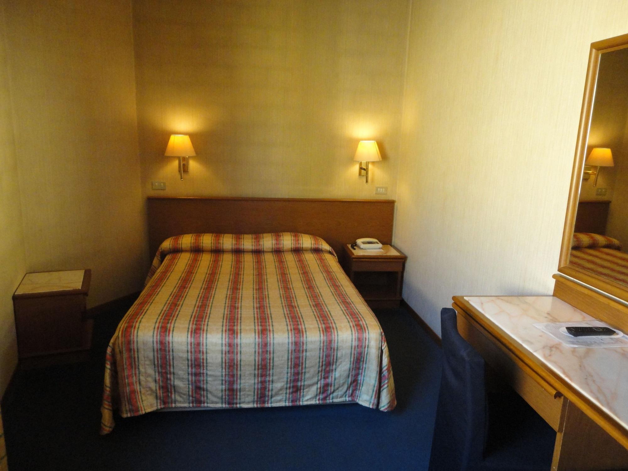 Hotel Giardino Arona Luaran gambar