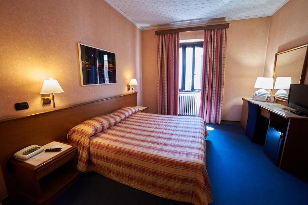 Hotel Giardino Arona Luaran gambar