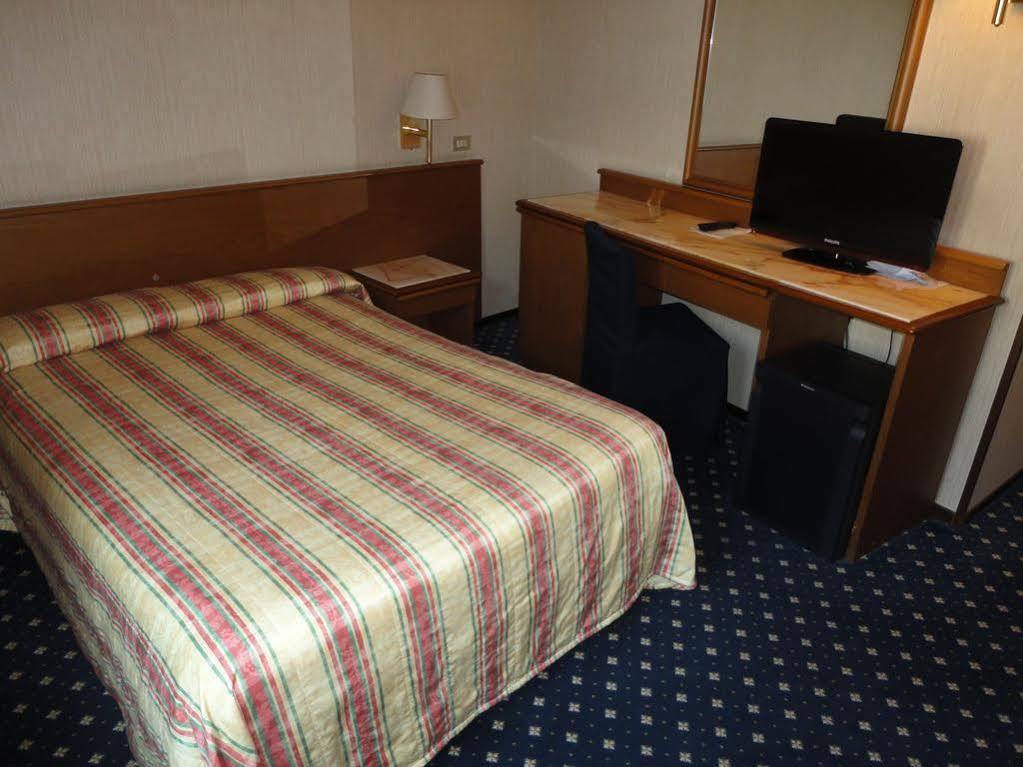 Hotel Giardino Arona Luaran gambar